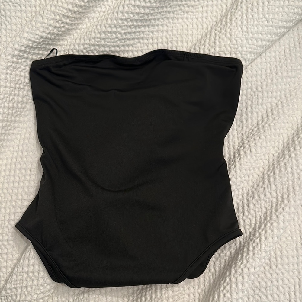 SHEIN Black Strapless Bodysuit